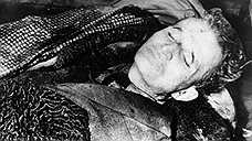 С конца 70-х годов в Румынии начались массовые недовольства действующей властью, но возникавшие бунты жестко подавлялись тайной полицией. В конце 80-х по стране ходили письма о злоупотреблениях властью, президента обвиняли в нарушении прав человека, однако на съезде 1989 года Николае Чаушеску был переизбран на пост генсека еще на пять лет. 16 декабря 1989 года в стране началась революция. 22 декабря Чаушеску вместе с женой и охраной бежал из Бухареста, однако в городе Тырговиште они были схвачены и приговорены к немедленному расстрелу  