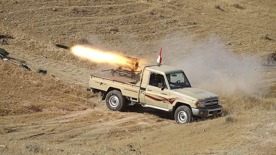 С призывов пополнить ряды иракской армии выступил и представитель Аятоллы Систани в Кербеле. После этого встать на борьбу с боевиками ИГ решили тысячи молодых людей 