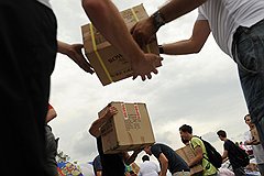 Куряне собирают гуманитарный груз крымчанам
