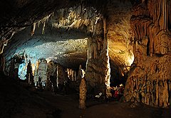 Постойнска-Яма — одна из крупнейших и красивейших карстовых пещер в мире 