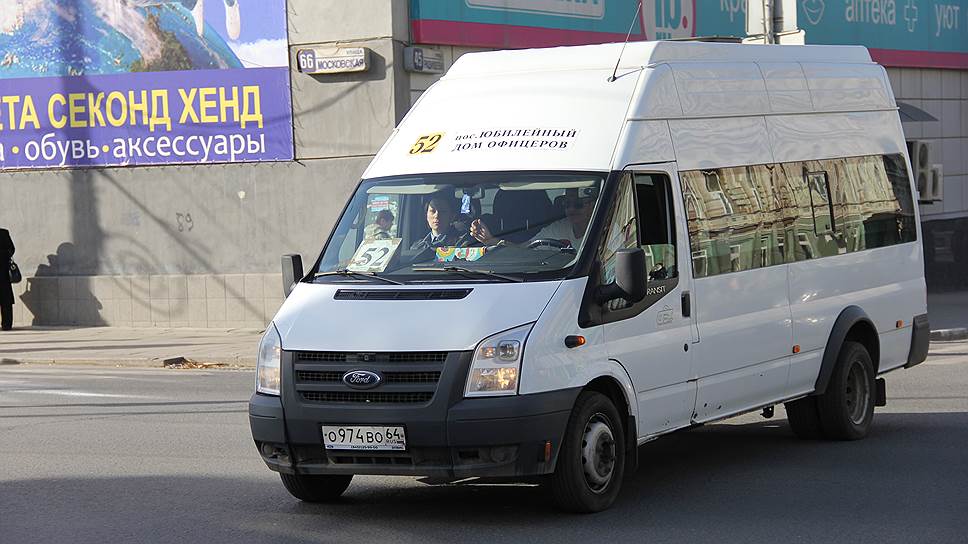 Работавшие на маршрутных такси перевозчики пытаются отсудить у Саратова почти миллиард рублей
