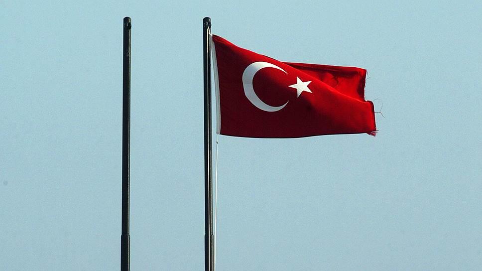 Заложники отпуска: российские туристы не могут вылететь из Турции