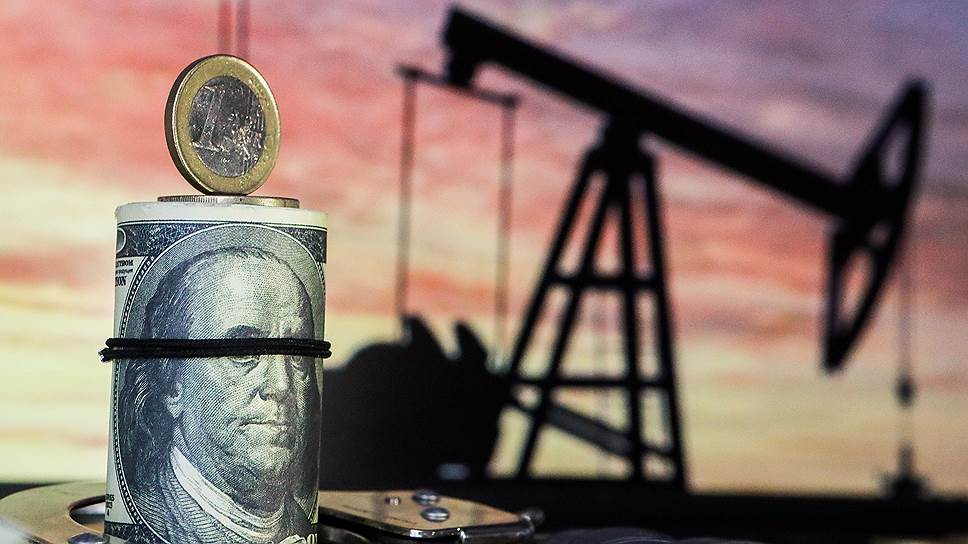 Какая валюта может занять место доллара при расчетах за нефть