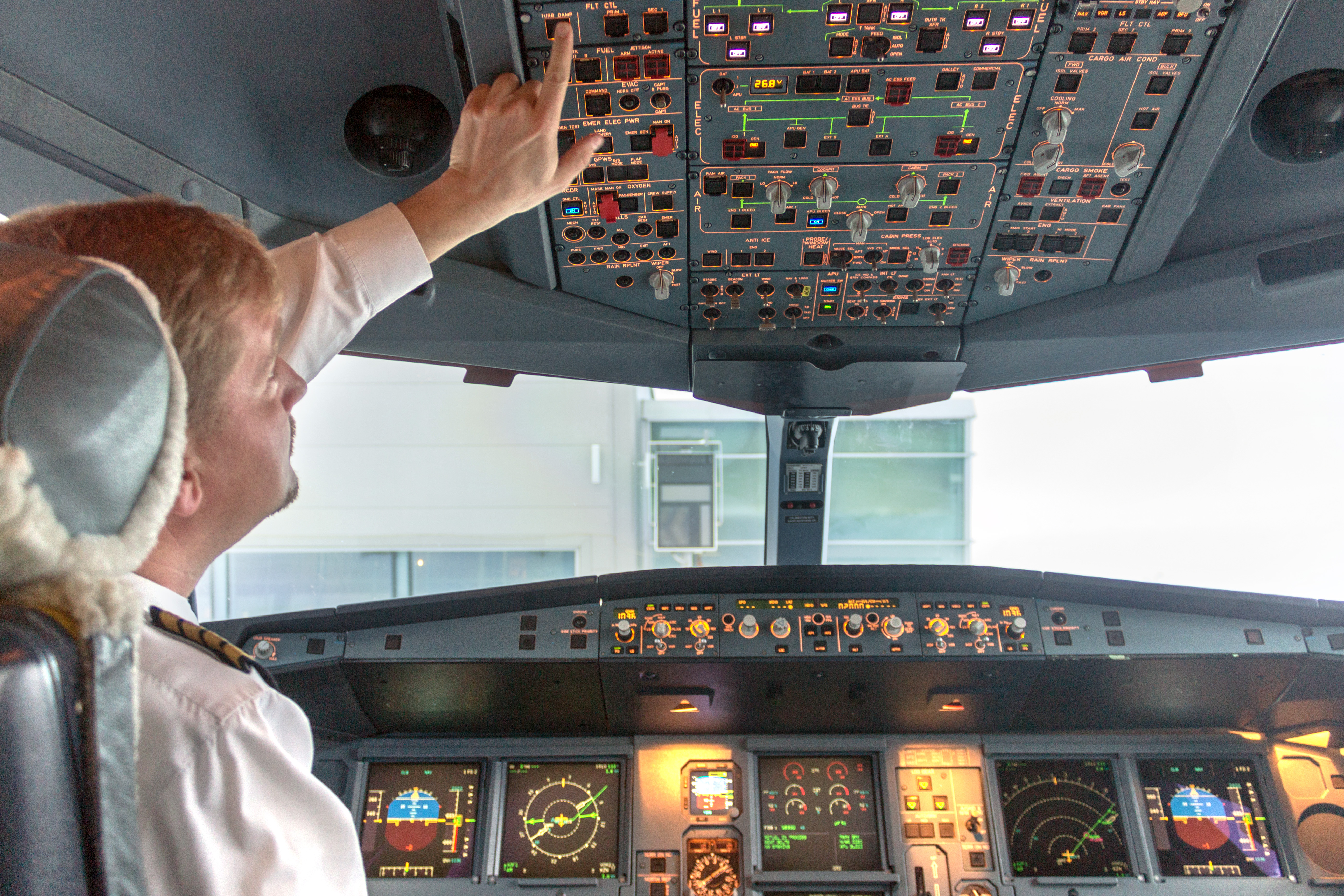 Пилоты и авиаэксперты — о новых требованиях к состоянию здоровья: