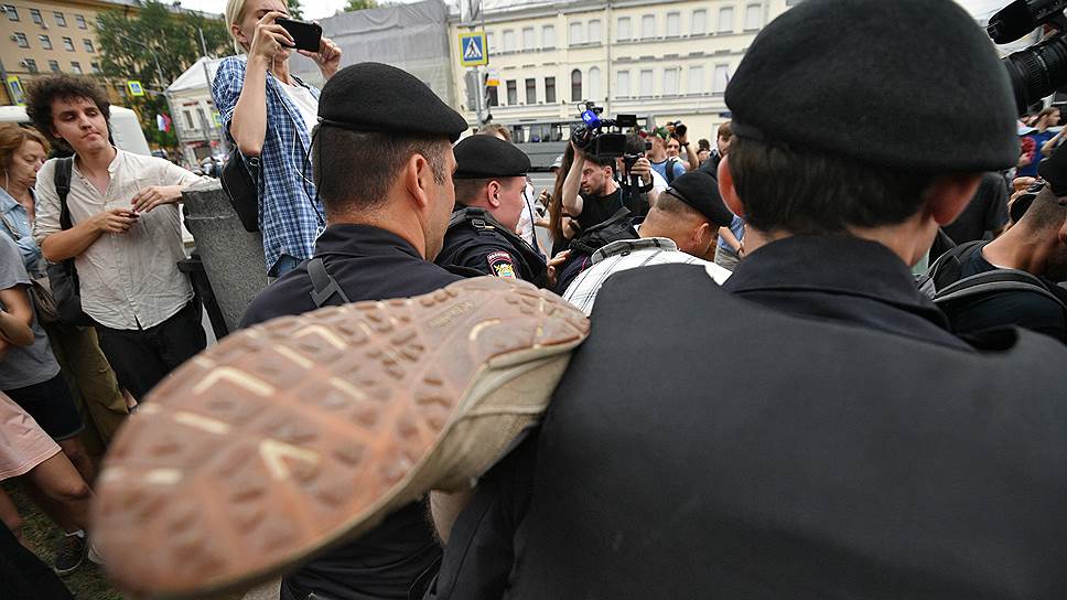 Корреспондент “Ъ FM” — о своем задержании полицейскими