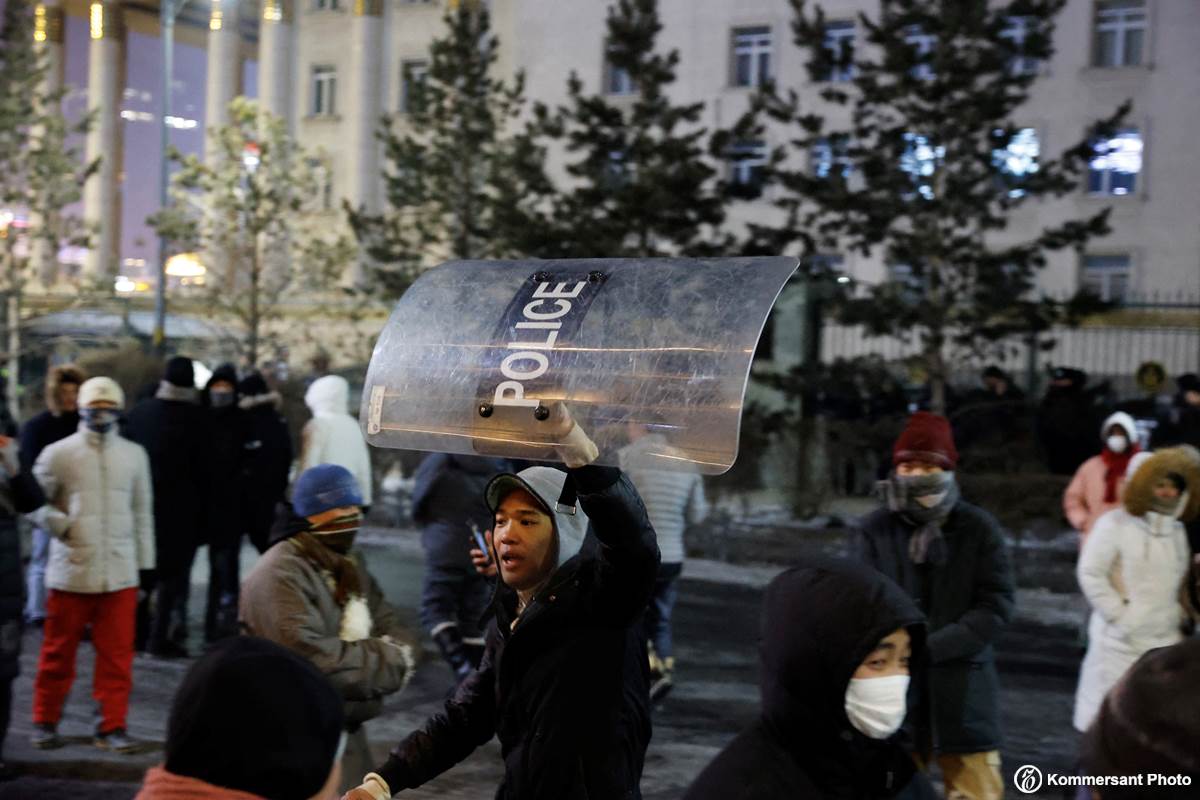 Кадры с антикоррупционных протестов в Улан-Баторе