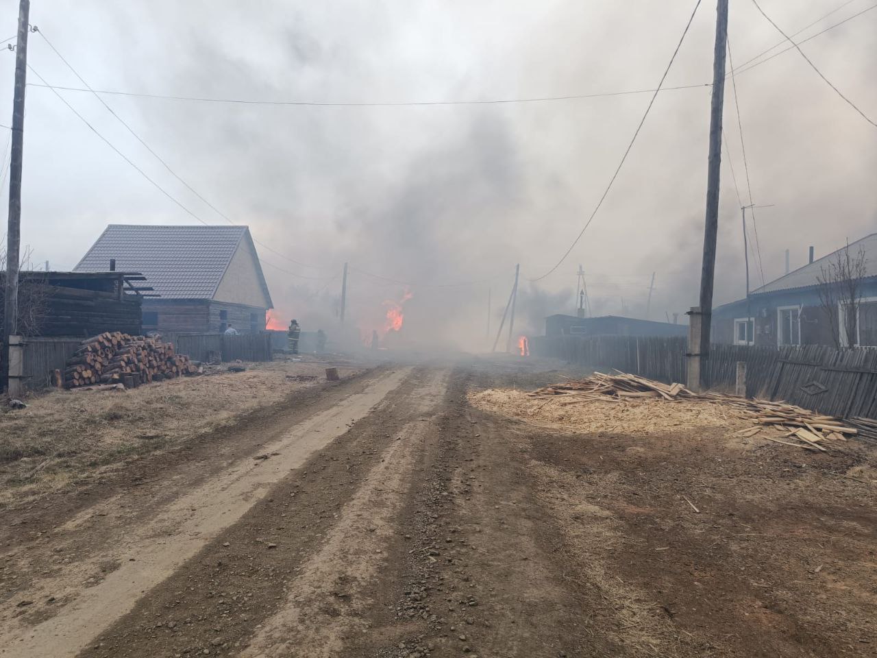 Число погибших при пожарах в районе Иркутской области выросло до двух