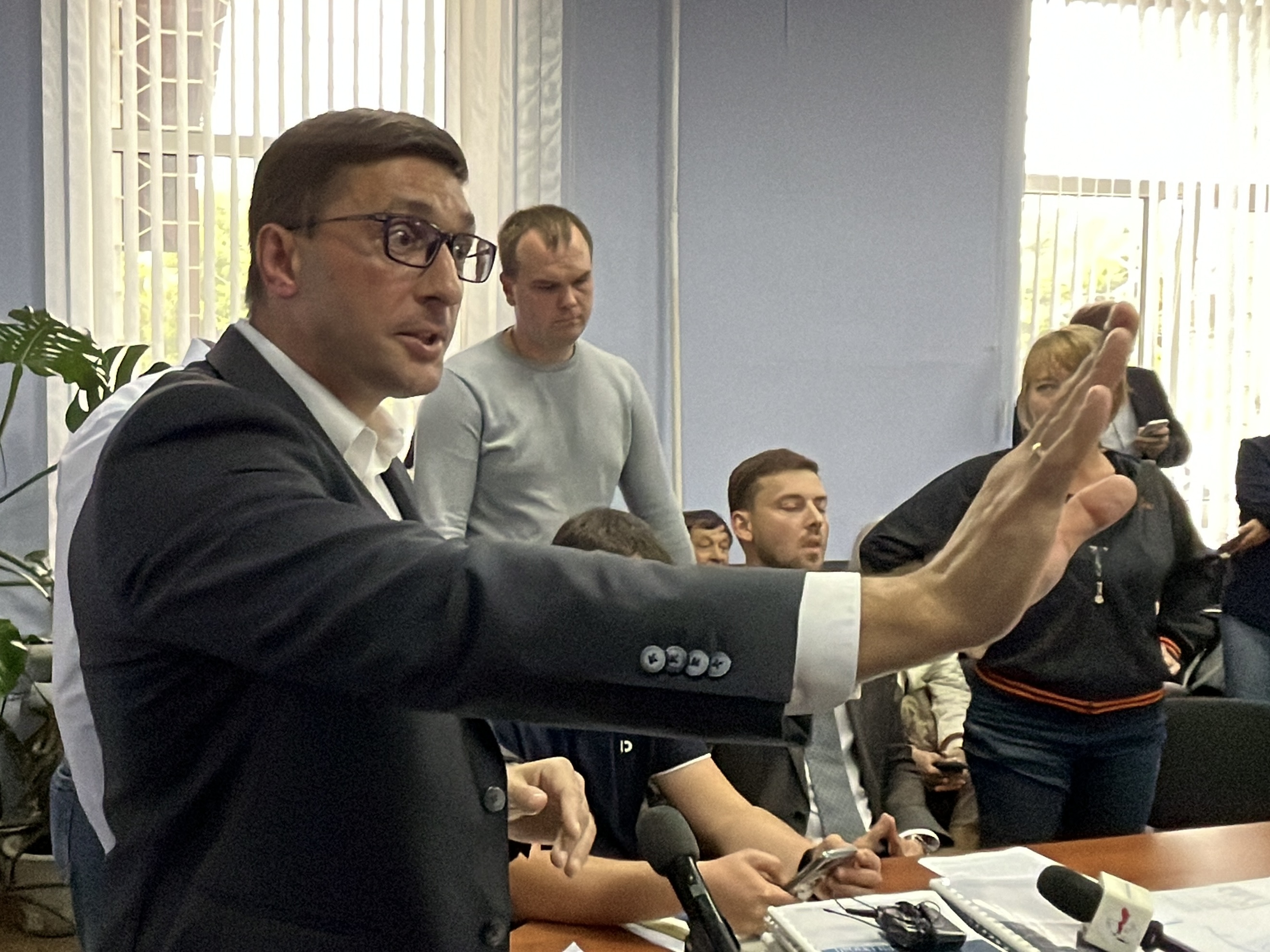 Строительство заводов возле леса и дач с саратовцами обсудил министр инвестиционной политики региона Александр Марченко