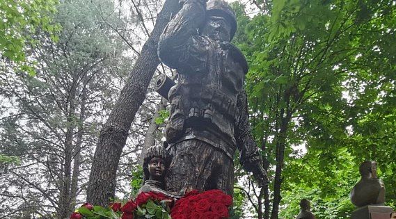 Памятник погибшим воинам СВО открыли в Адлерском районе Сочи