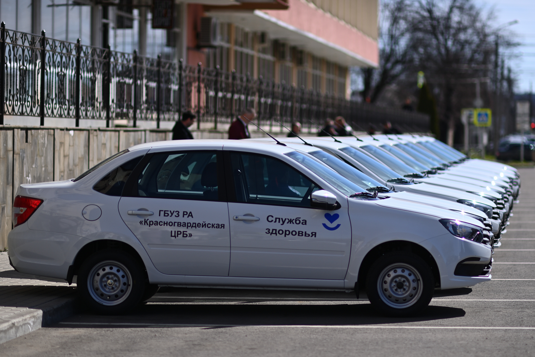 Учреждения здравоохранения Адыгеи получили 10 новых автомобилей