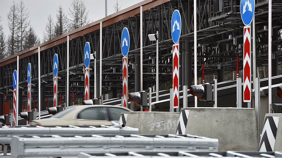 Дмитрий Гронский — о платной трассе до Петербурга: «Дорога абсолютно пустая»