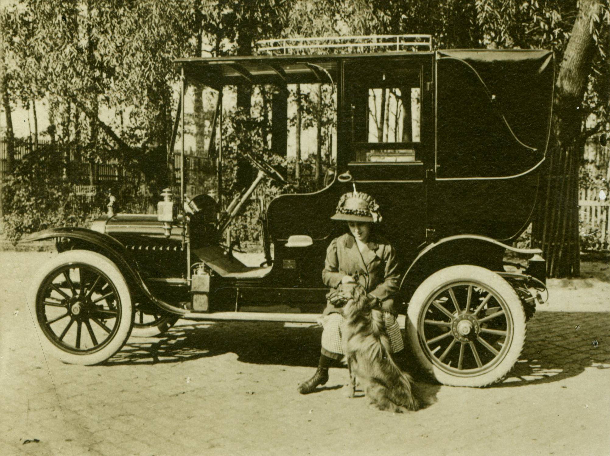Первые российские машины. Руссо-Балт 1909. Автомобиль Руссо-Балт 1911 г. Машина Руссо Балт 1912 года. Бронеавтомобиль Руссо-Балт 1914.