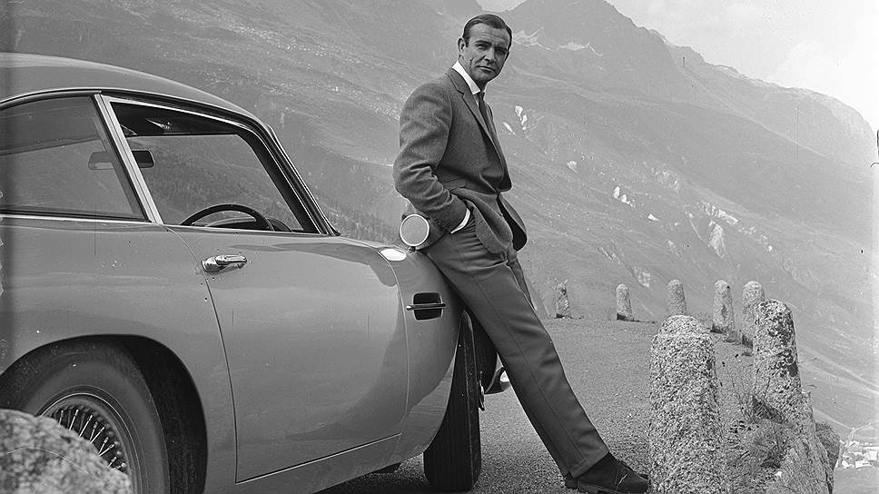 Aston Martin DB5 и Шон Коннери на съемках фильма &amp;quot;Голдфингер&amp;quot;, 1964 год 