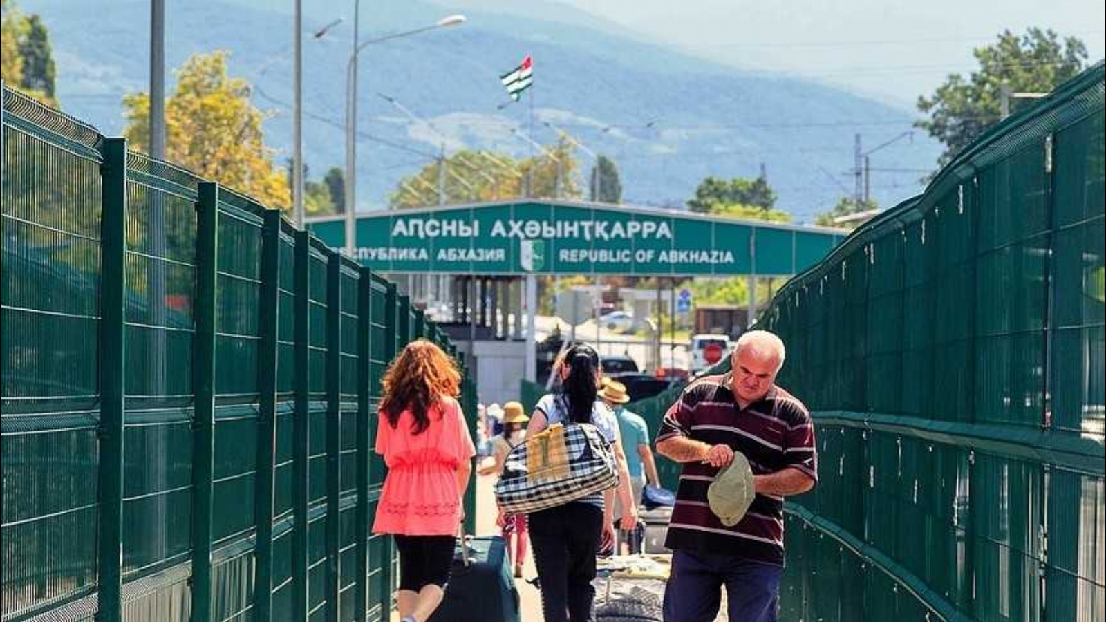 Как можно пересечь границу. Псоу граница с Абхазией. Граница Абхазии и России Псоу. Очередь на границе с Абхазией Псоу. Абхазия граница с Россией 2022.