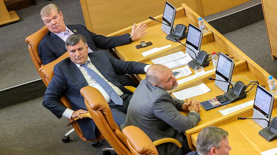 Красноярский горсовет во второй раз 
не утвердил отмену прямых выборов главы города: более трети депутатов воздержались или не голосовали по этому вопросу