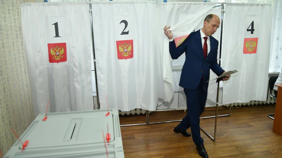 На победу Олега Хорохордина сыграла не только его команда, но и вялые кампании его оппонентов, уверены политологи