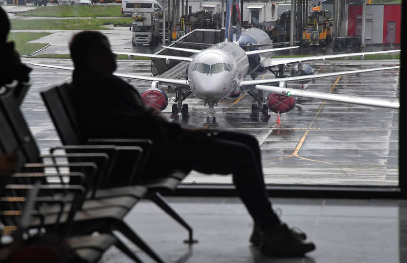 Из-за сокращения спроса авиакомпании вынуждены корректировать свои планы