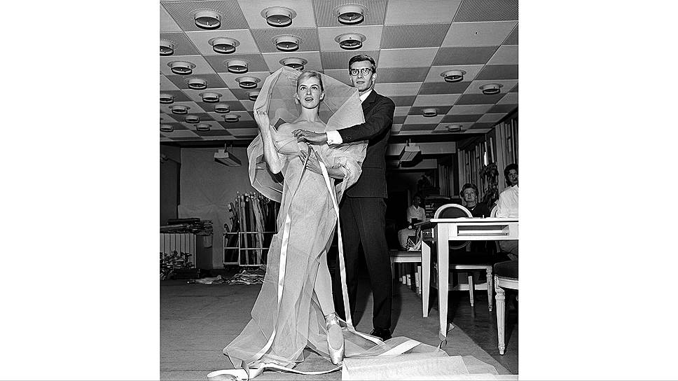 Ив-Сен Лоран и балерина Тесса Бомон, 1959 год 
