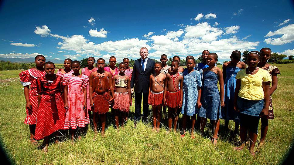 Лоуренс Графф и подопечные фонда FACET в Лесото