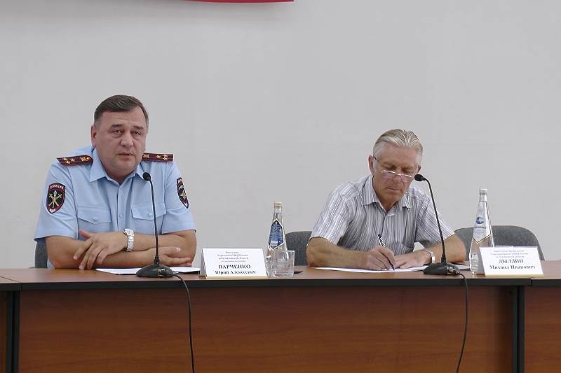 Решение о проведении внутренней проверки в УМВД по Ульяновской области принял лично глава ведомства Юрий Варченко