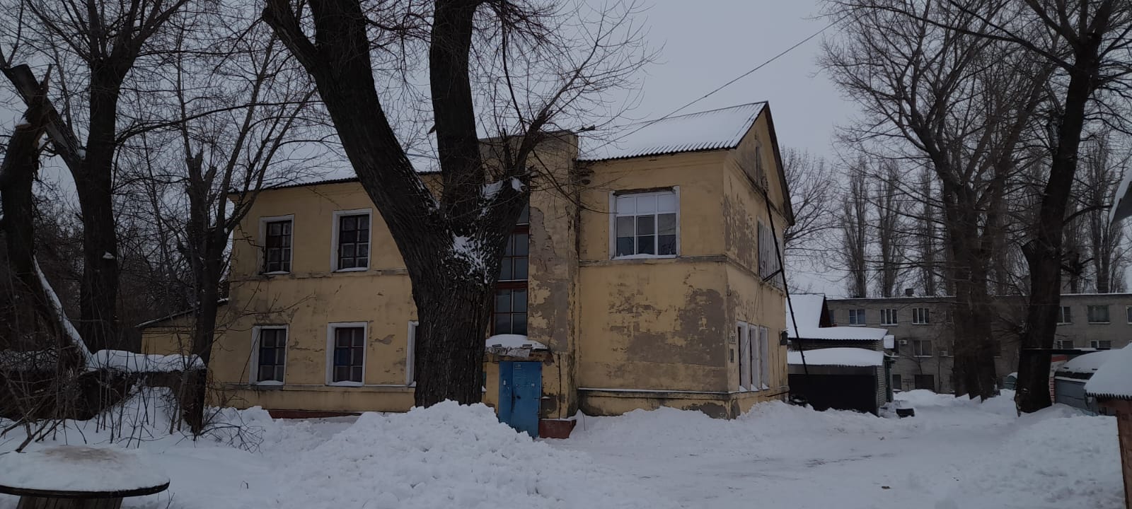 Прокуратура проведет проверку из-за частичного обрушения крыши дома в  Воронеже – Коммерсантъ Воронеж