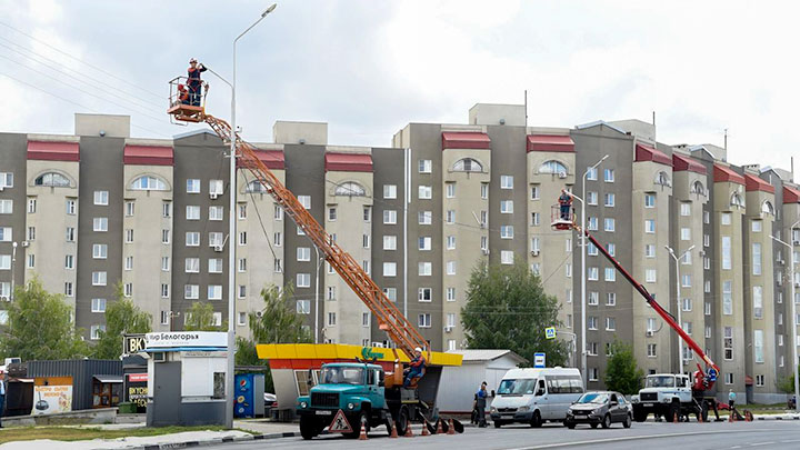 Установка светильников на трассе