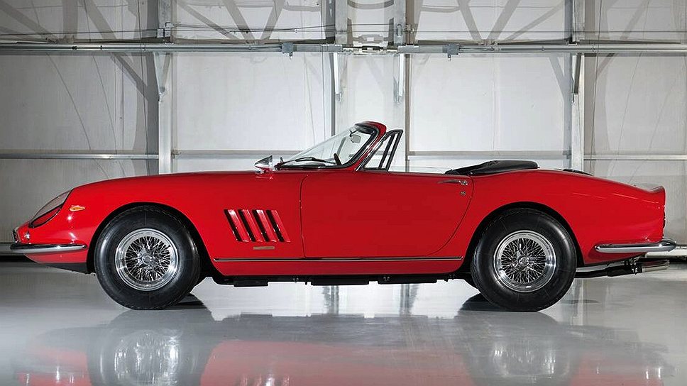 &lt;B>Ferrari 275 GTB/4S N.A.R.T. Spider&lt;/B> 1967 года выпуска - серийный дорожный автомобиль, за который была заплачена самая большая цена в истории. На аукционе в американском Монтерее в августе 2013 года за него заплатили $27,5 млн. 
Экземпляр принадлежал семье Эдди Смита, основателя торговой фирмы National Wholesale Company. Рекорд максимальной цены за один автомобиль сохраняется за Mercedes W196R Formula 1, который в 2011 году был продан за $30 млн.