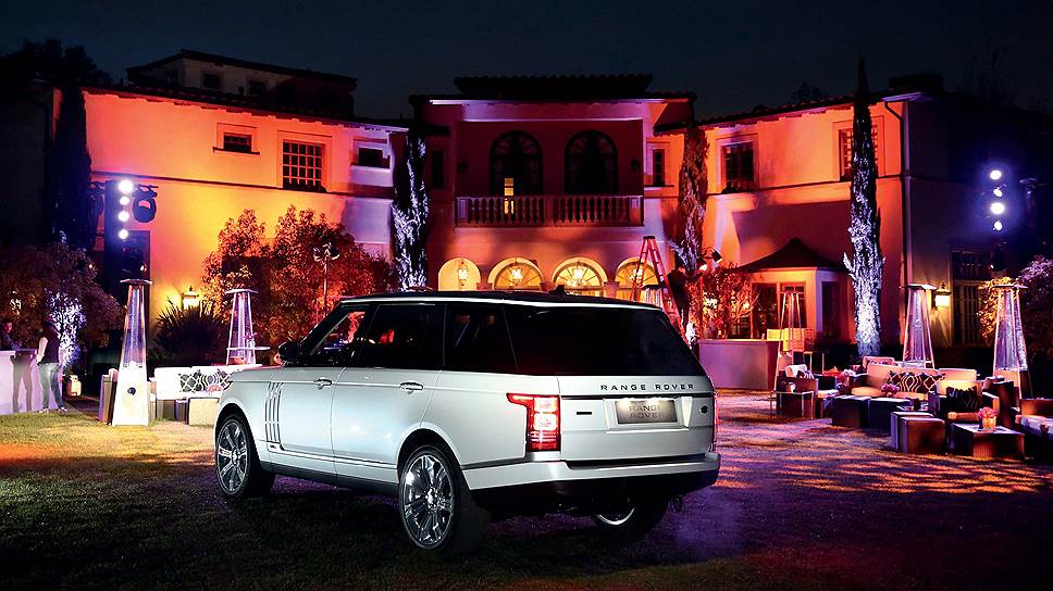 Range Rover с удлиненной колесной базой - обладатель премии Национальной академии автобизнеса. Непревзойденные внедорожные возможности и высочайший уровень комфорта, отвечающий запросам самых взыскательных клиентов, делают его единственным в своем роде автомобилем. 