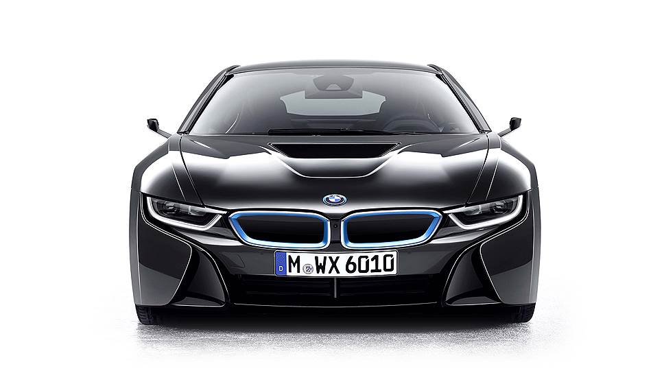 BMW i8 Mirrorless - еще один концепт, показанный баварцами на выставке CES. Он менее футуристичен. По большому счету, это стандартный BMW i8, только лишенный зеркал заднего вида. Их роль выполняют камеры, транслирующие изображение на внутренние мониторы. 
