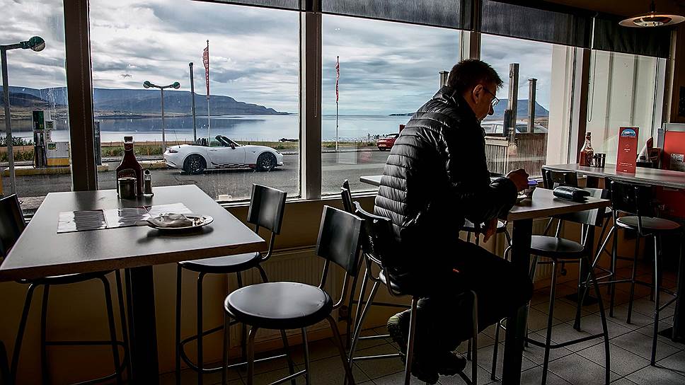 Населенные пункты в Исландии редки, и потому любое придорожное кафе все равно что оазис в пустыне.