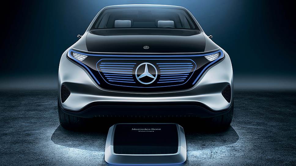 Концепт Mercedes-Benz полностью называется Generation EQ, где буквы означают Electric Intelligence. Непростая ассоциация через обозначение коэффициента интеллекта IQ, надо полагать. В будущем EQ станет суббрендом для всех электромобилей Mercedes-Benz, поэтому первую модель решили обозначить дополнительным словом.