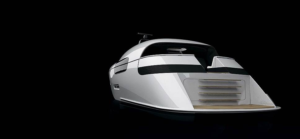 Если верить дизайнеру, он нередко использует морские мотивы и в облике автомобилей. Infiniti Q70 - тому пример. Его мощный двигатель скрыт под плавными изгибами капота метафорой океанских волн.