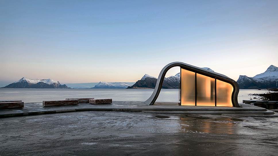 Стоимость сооружения составила около $2 млн. А всего на национальный проект, в рамках которого вдоль всех восемнадцати туристических дорог Норвегии были установлены объекты искусства, дизайна и архитектуры, ушло почти 20 лет и сотни миллионов норвежских крон.