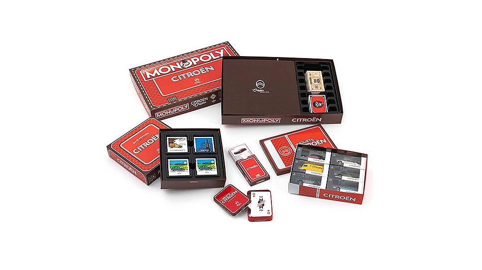 Citroen Origins Monopoly изготовлен компанией Hasbro в двуязычной, французско-английской, версии.