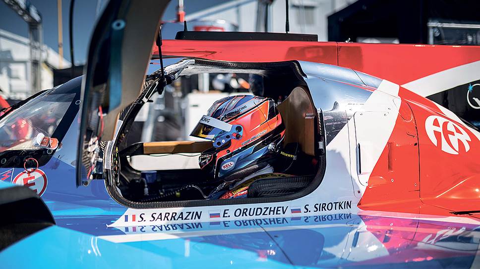 Представители SMP Racing любят называть BR1 российской разработкой и говорят, что в процессе постройки все решения были за их конструкторами. Однако без помощи итальянской компании Dallara и лично Луки Пиньякки не обошлось.