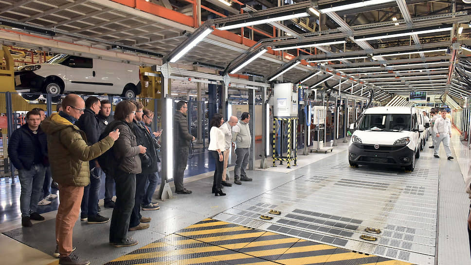 В настоящее время Fiat Doblo турецкого производства является одним из лидеров европейского рынка в сегменте LCV, что служит своего рода знаком качества. И пусть на отечественном рынке все далеко не так гладко, с 2018 года здесь также наблюдается заметный рост продаж, составивший четыре процента. Причиной тому не в последнюю очередь доступная стартовая цена, которая выгодно выделяет Doblo на фоне конкурентов и составляет 1 089 000 рублей.