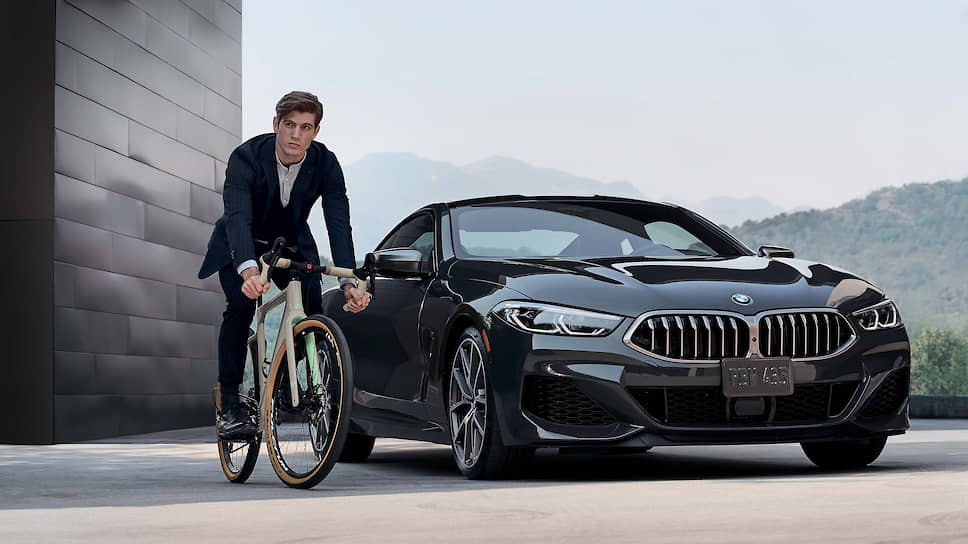 Внешность 3T for BMW обыгрывает минималистичный дизайн BMW: четкий силуэт, строгие линии. Модель доступна в двух цветах. 
