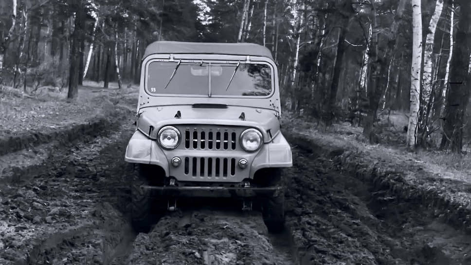 Весной 1959 года построили два опытных экземпляра 415-го с металлическими дверцами, «двухэтажной» облицовкой радиатора и надписью «Москвич» на решетке. Оба также испытывались на армейском полигоне в Бронницах.