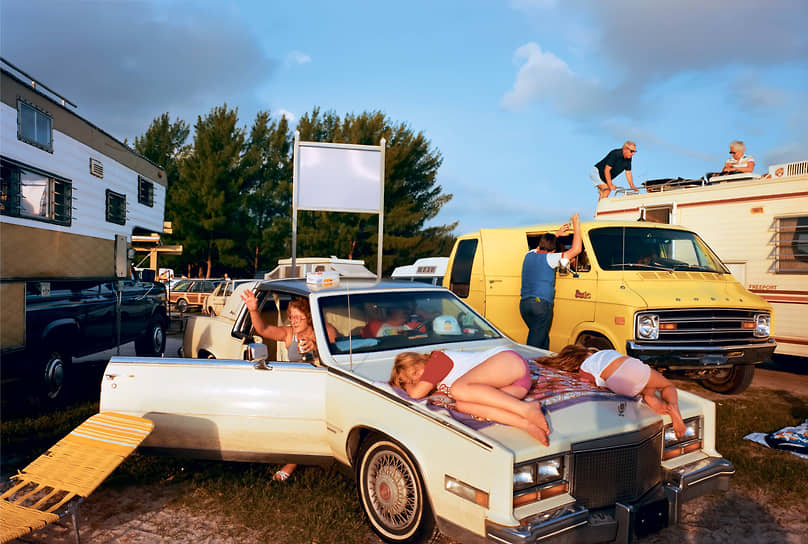 Митч Эпштейн. «Коко-Бич I, Флорида» из серии «На отдыхе. Американские фотографии» 1973–1988, 1983 