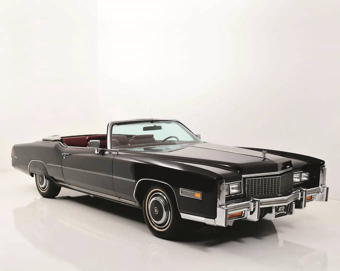 Несмотря на кризисы и падение интереса к кабриолетам, в 1976 году треть всех Cadillac Eldorado были открытыми. Однако и сам Eldorado в гамме Cadillac занимал особое место: это были только двухдверные роскошные модели длиной 5,7 м и с двигателем 8,2 литра. Транспортным средством его можно считать в той же степени, что и соболиную шубу – защитой от холода, а бриллиантовые запонки – заменой пуговиц.