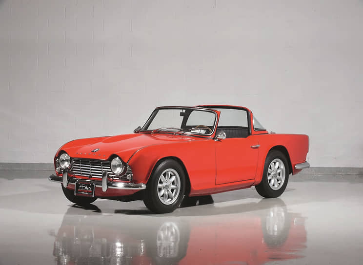 Кузов, впоследствии получивший название «тарга», британский Triumph предлагал на TR4 еще в 1961 году, но именно Porsche сделала его популярным.