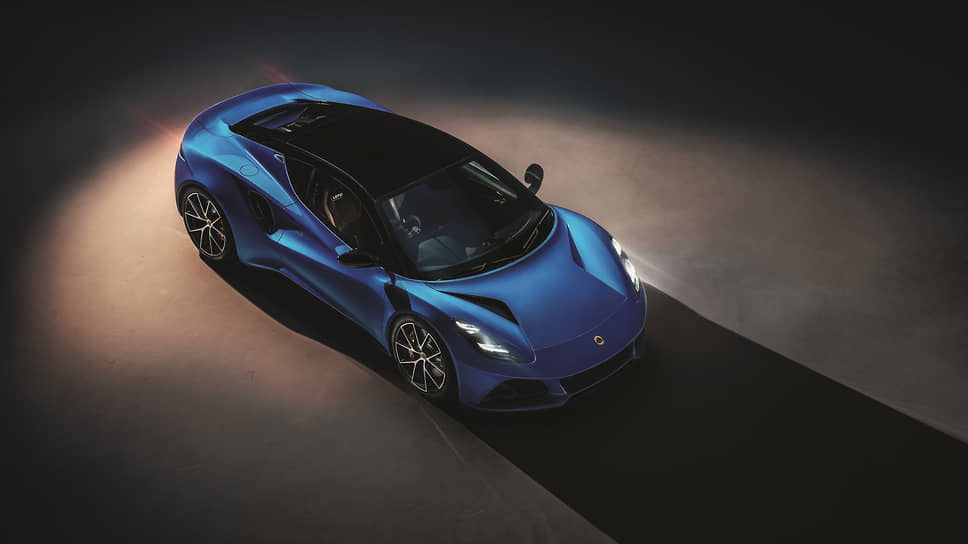 По старой традиции новый спорткар Lotus получил название, начинающееся с буквы «Е». Имя модели Emira образовано от арабского слова «эмир», означающего «повелитель».