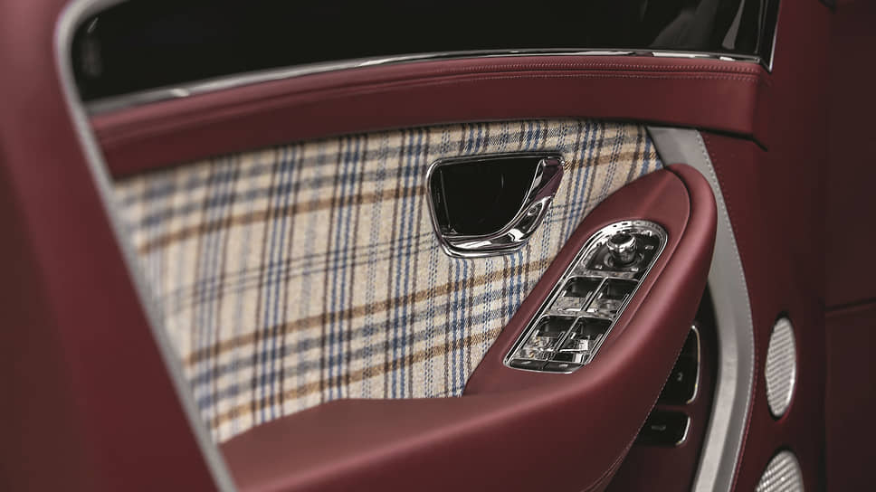 Твид непростой – для отделки Bentley используют ткань известного шотландского предприятия Lovat Mill, которое применяет экологически безопасные технологии. Кстати, помимо самой ткани, Bentley предлагает еще и окраску деталей кузова а-ля твид