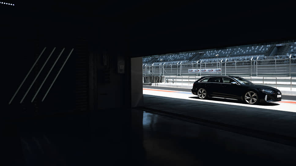 Каждый владелец автомобиля Audi серии RS должен понимать, что возможности этой машины за очень редким исключением кратно превосходят его водительские способности