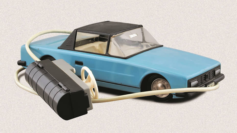 «Электромеханический спортивный автомобиль со съемной крышей» был выпущен на ленинградском заводе им. А.А. Кулакова в 1980-е годы. &lt;br>Итоговая цена – 7,5 тыс. рублей