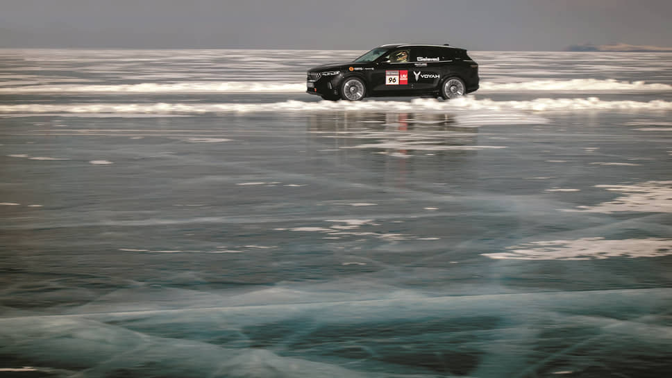 Среди участников «Дней скорости на льду Байкала» также были специально построенный для установления рекордов в своем классе электромобиль «Сарма» полностью российской разработки и российский гиперкар Flanker F, на котором была произведена первая попытка установить официальный рекорд по дрифту
