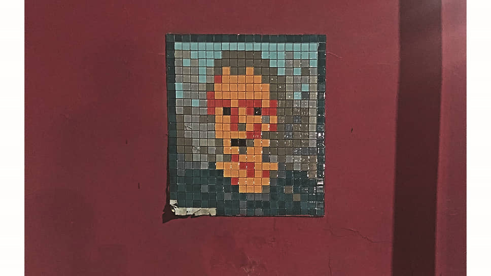 Мозаичный портрет можно найти одном из домов на Союзной улице недалеко от «Искры»