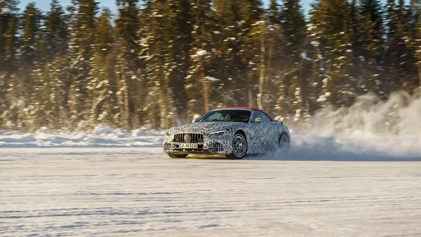 Bmw Obnovila Firmennyj Logotip Novosti Kommersant