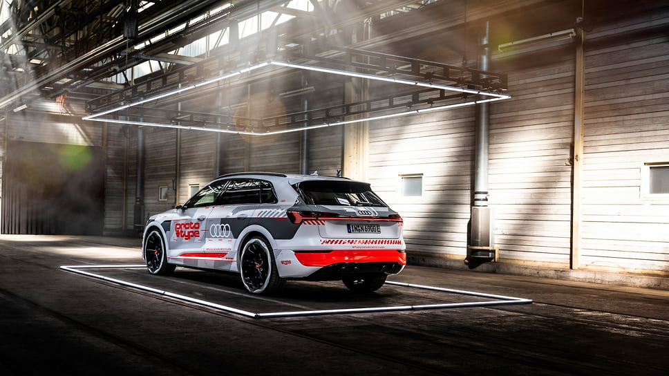 Прототип нового Audi e-tron