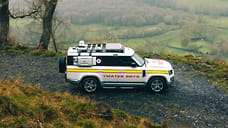 Land Rover сделал Defender 130 для Красного Креста